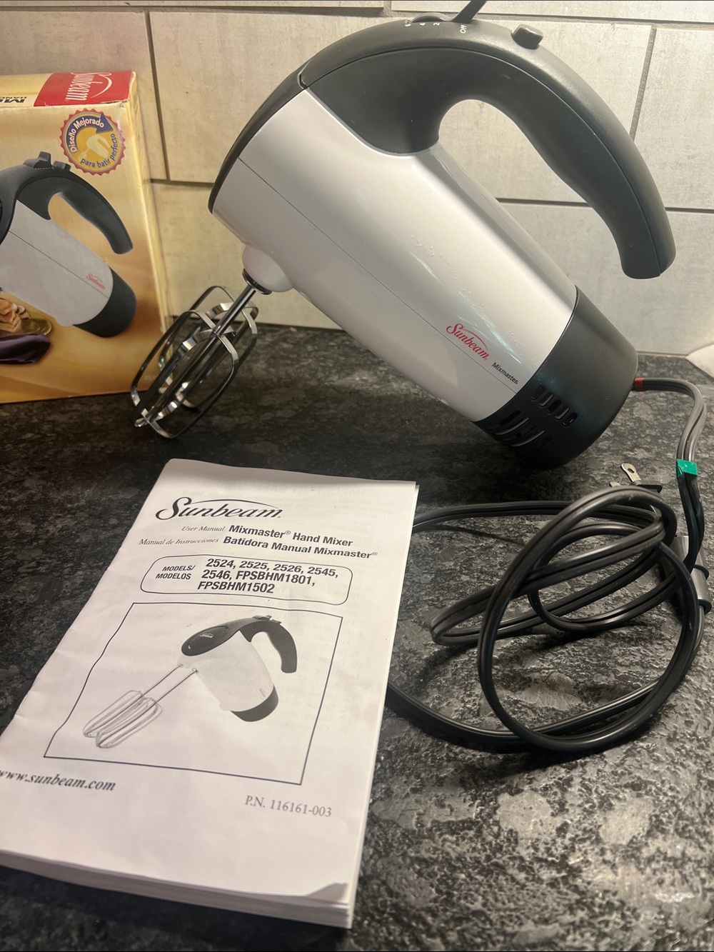 Sunbeam Hand Mixer in White and Black with Manual and Beaters. Exc condition
